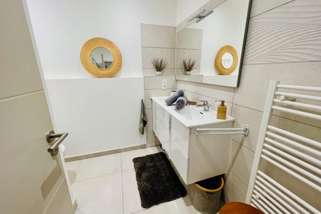 Villa Marie 1 - Superbe Appartement Climatise 2 Chambres Vue Mer 勒格罗-迪鲁瓦 外观 照片